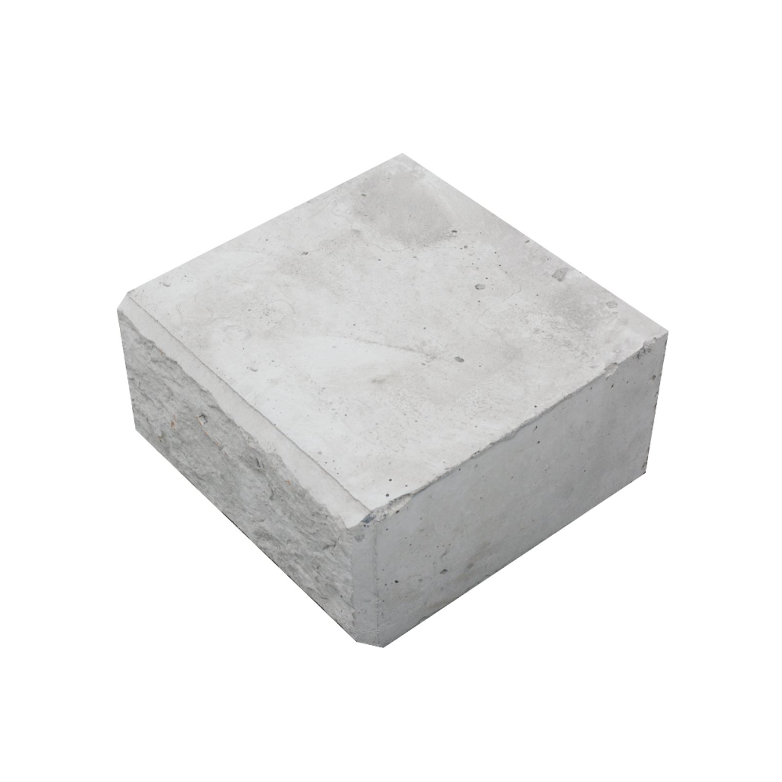 Perspective shot of a half capper Stonebloc concrete block