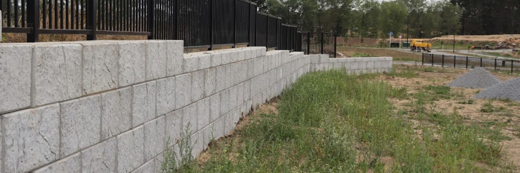 Stonebloc retaining wall