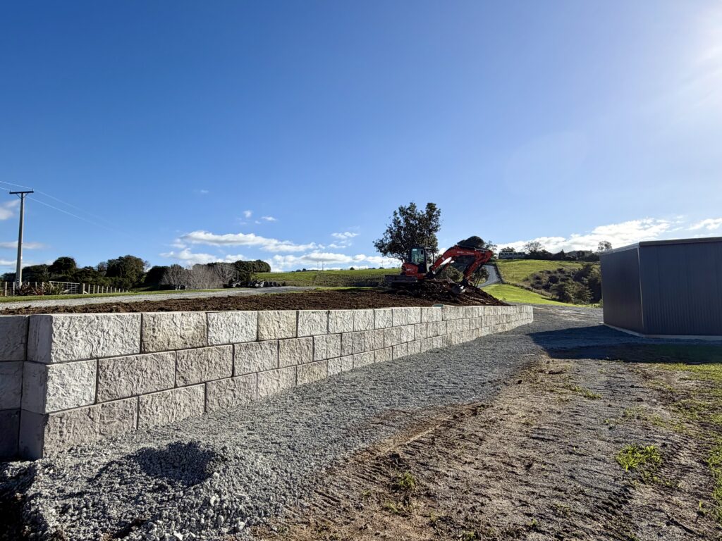ONE CUT BANK, ONE STONEBLOC WALL, AND A MATAKANA VIEW THAT WORKS AGAIN